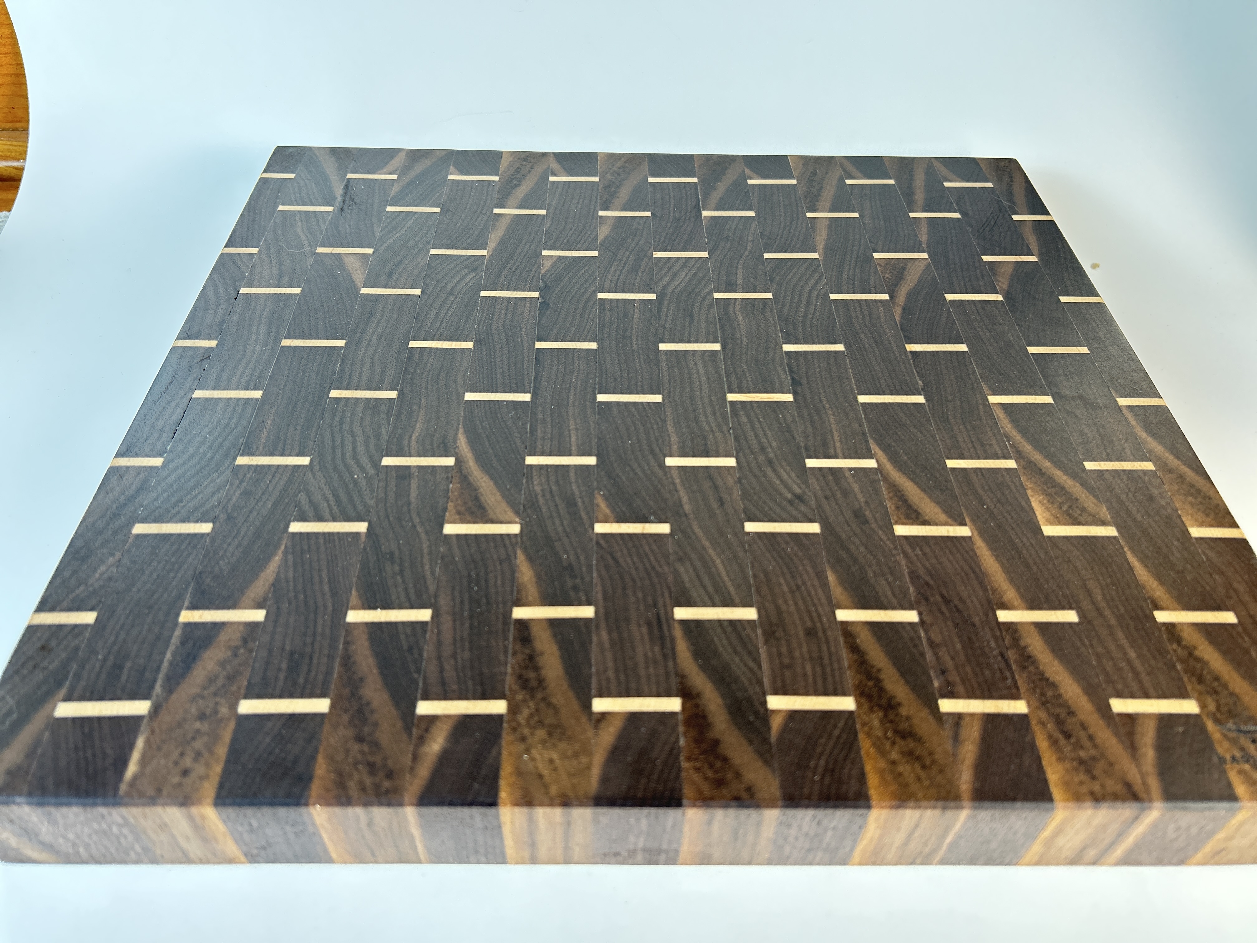 Walnut & Maple Dashes End Grain Board detail 2